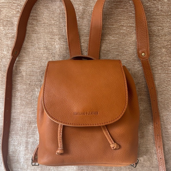 Portland Leather Dune Backpack - Picture 3 of 8